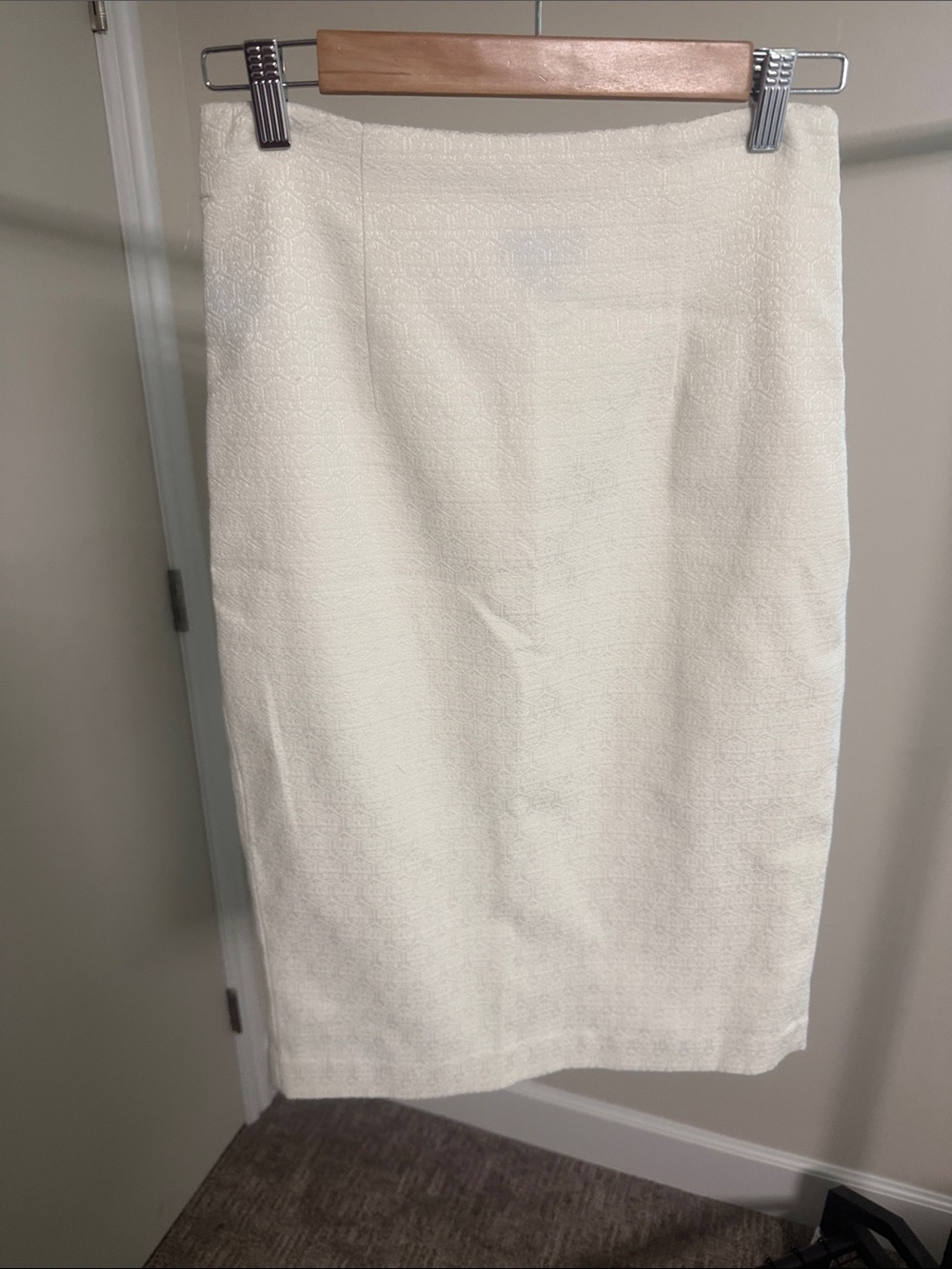 Worthington Ivory Pencil Skirt